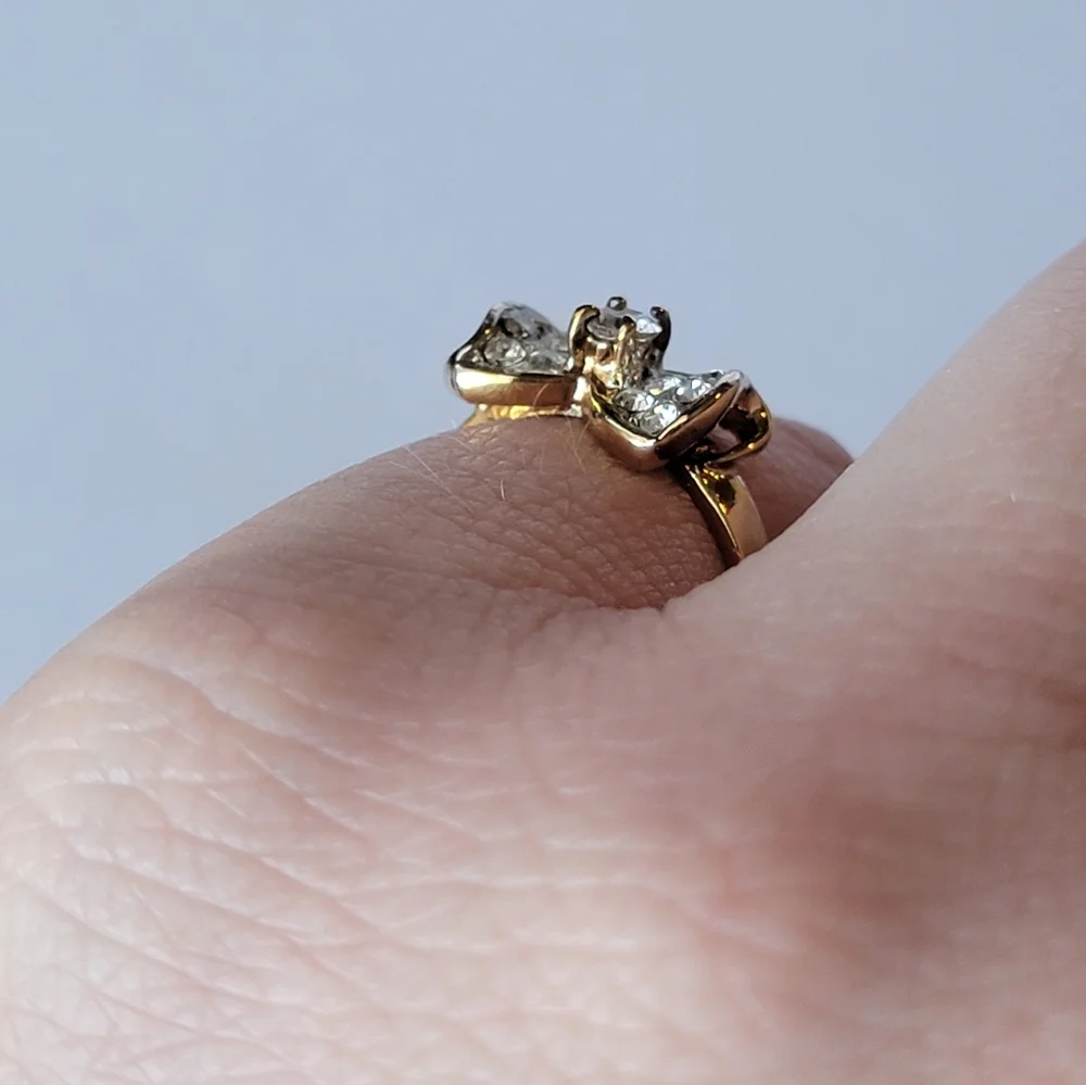 Vintage Bow Ring DAC Clear Diamond Like Stone Pave Gold Tone Size 6 ¼